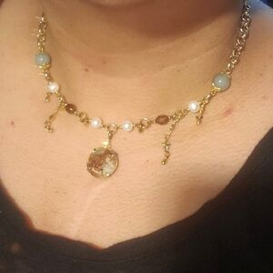 Elegant Gold Necklace With Renaissance Painting Pendant